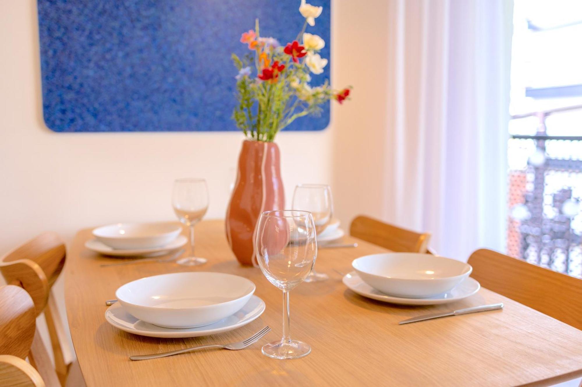 Design Apartment - Balcony, Free Parking, Yoga, 10 Mins To Center, By Gravity Praha Bagian luar foto