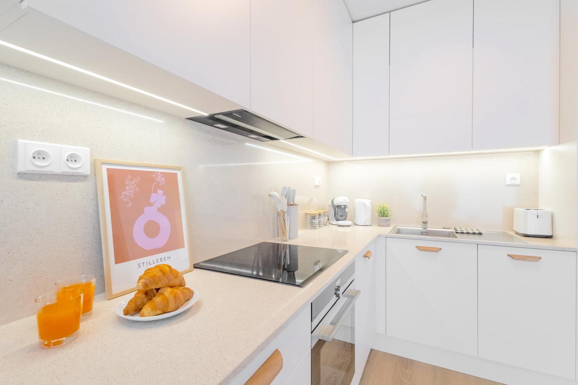 Design Apartment - Balcony, Free Parking, Yoga, 10 Mins To Center, By Gravity Praha Bagian luar foto